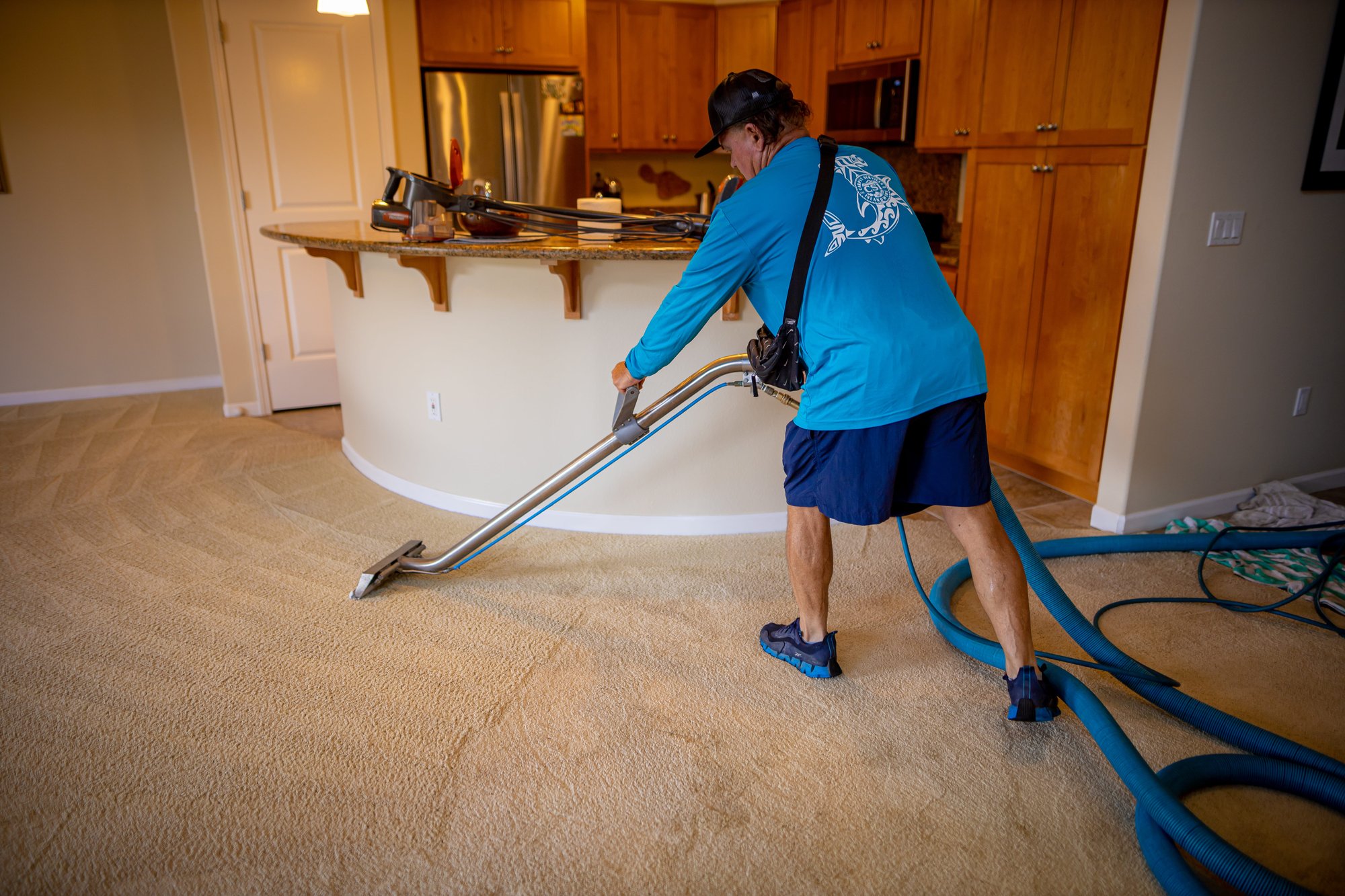 Cleaning a carpet in Kihei, HI